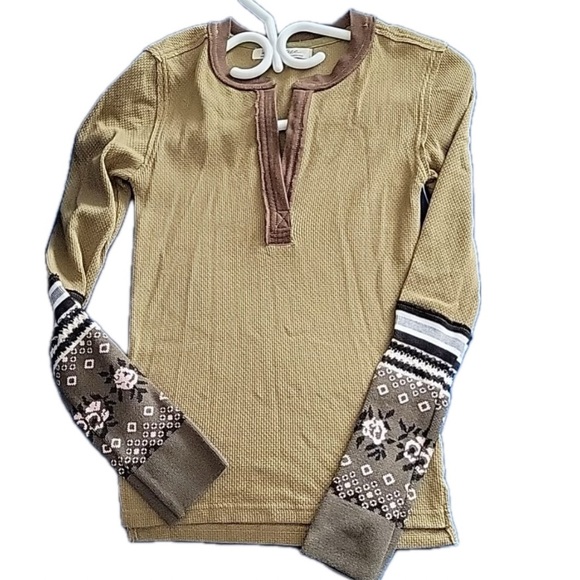 Free People We The Free Mikah Notch Neck Top Size XS Army Combo - Picture 4 of 6